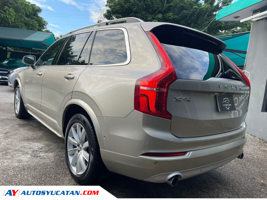 Volvo XC90 Momentum AWD 7 pasajeros 2017