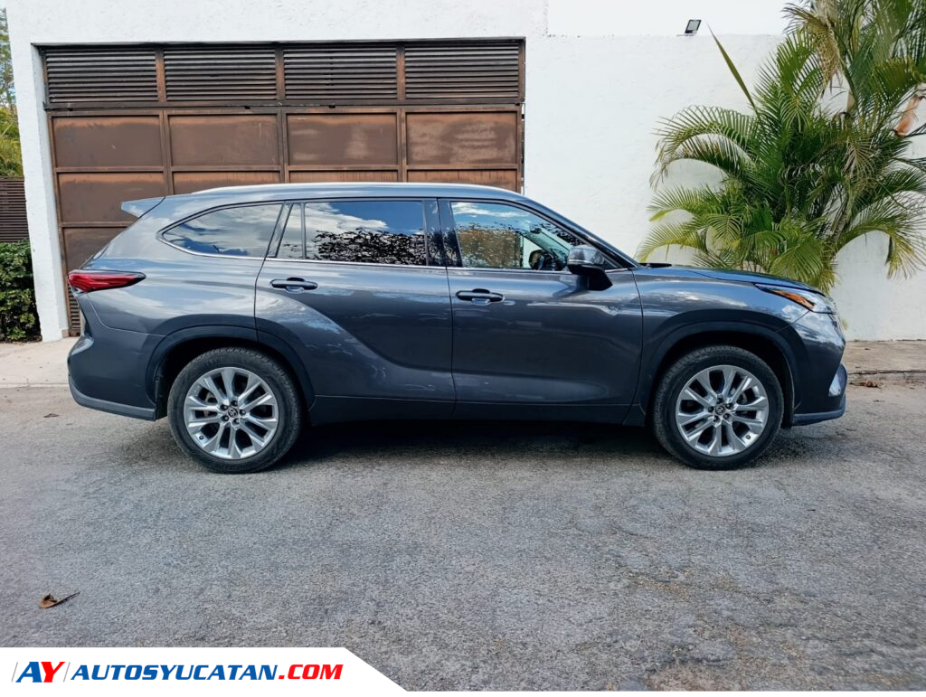 Toyota Highlander Limited 2021