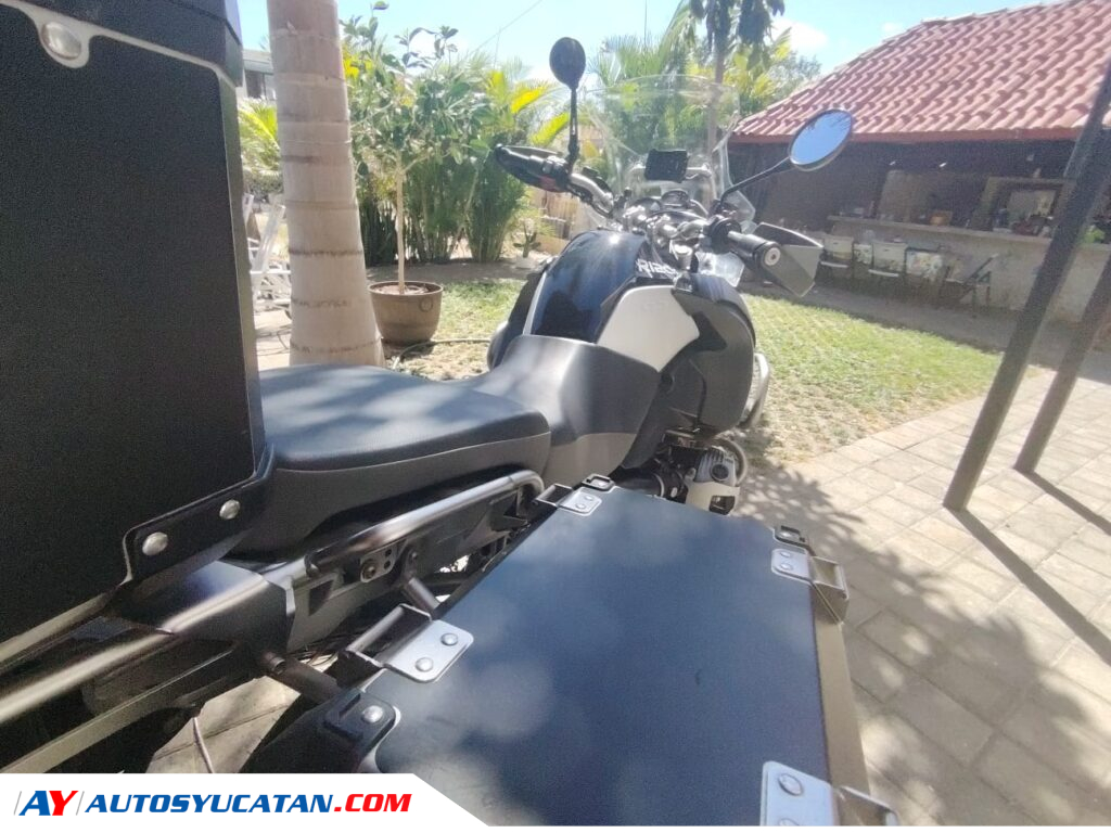 BMW GS 1200 Adventure Triple Black 2012