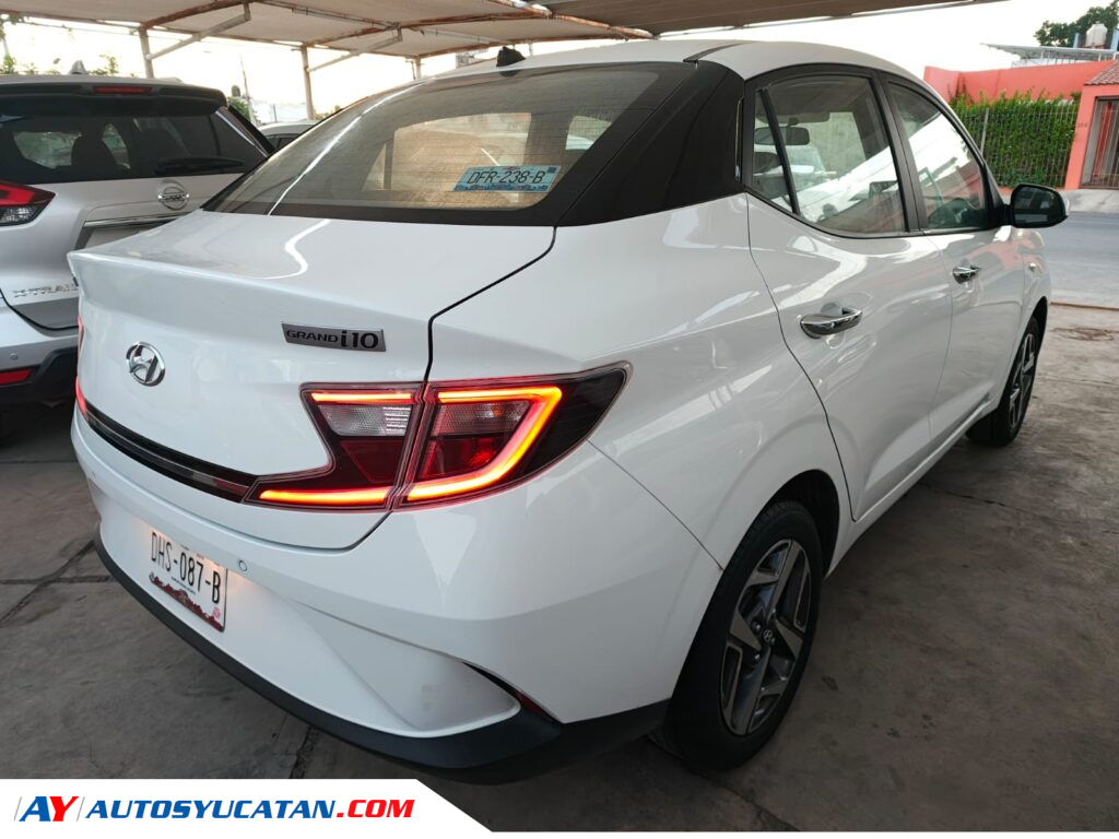 Hyundai Grand i10 Standard Sedán 2023