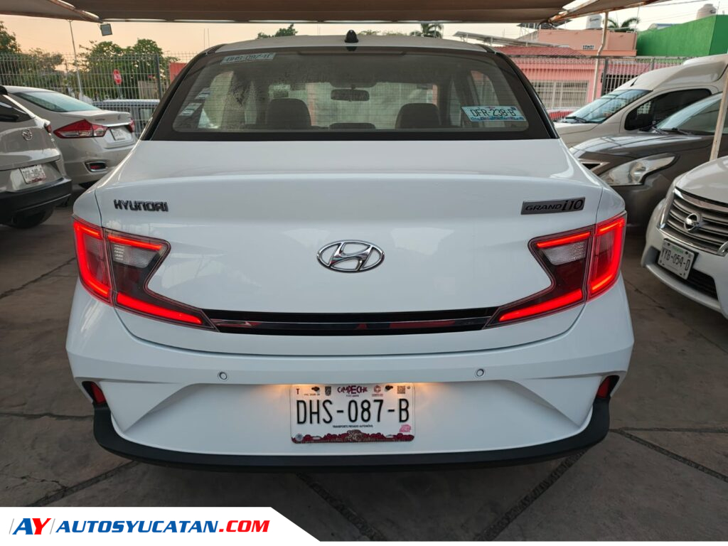 Hyundai Grand i10 Standard Sedán 2023