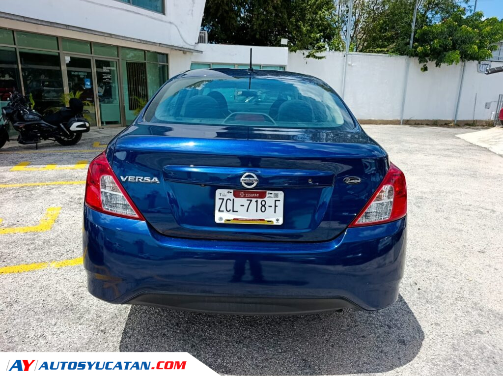 Nissan Versa STD 2019