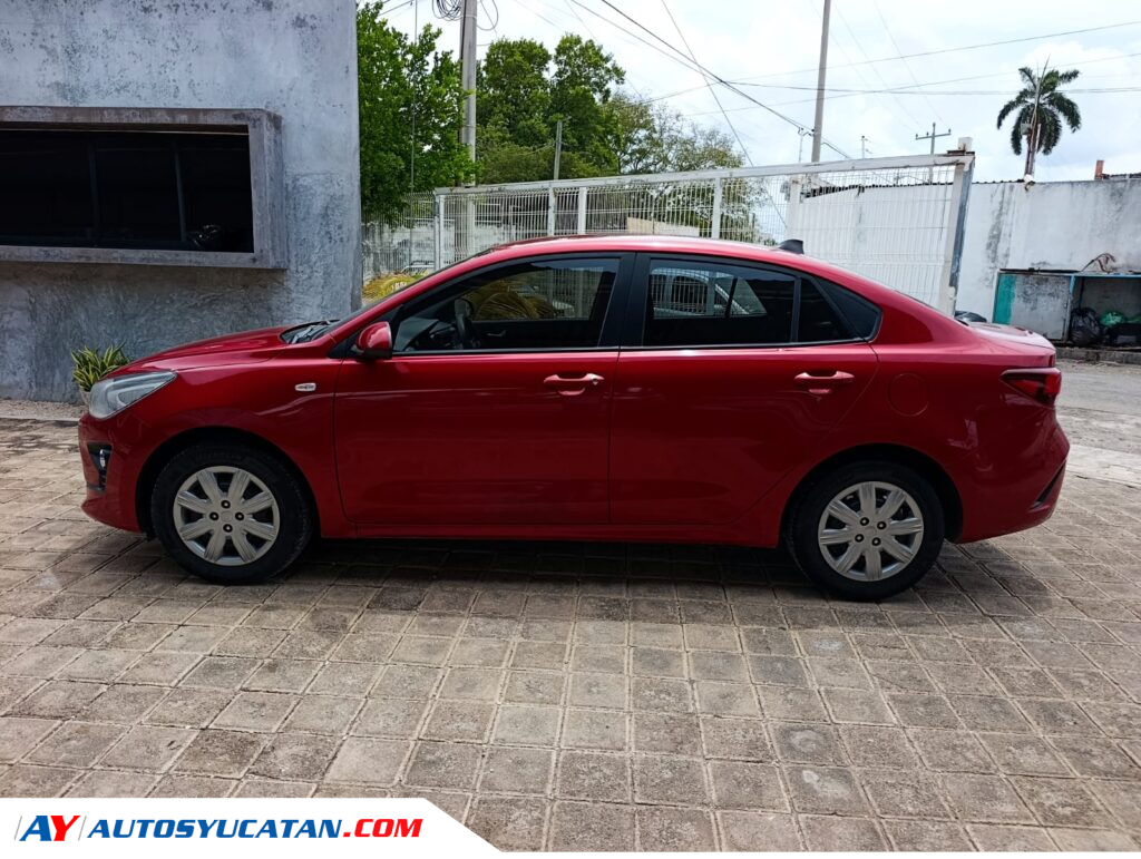 Kía Río Sedán 2021