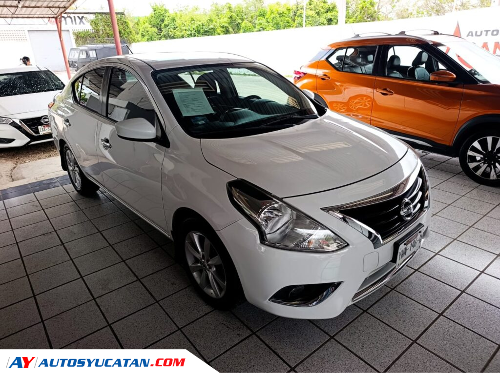 Nissan Versa Advance STD 2018