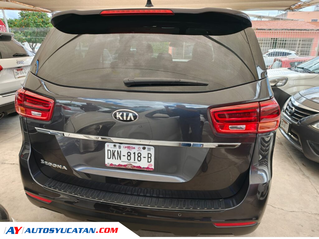 Kia Sedona GLX Automática 2020