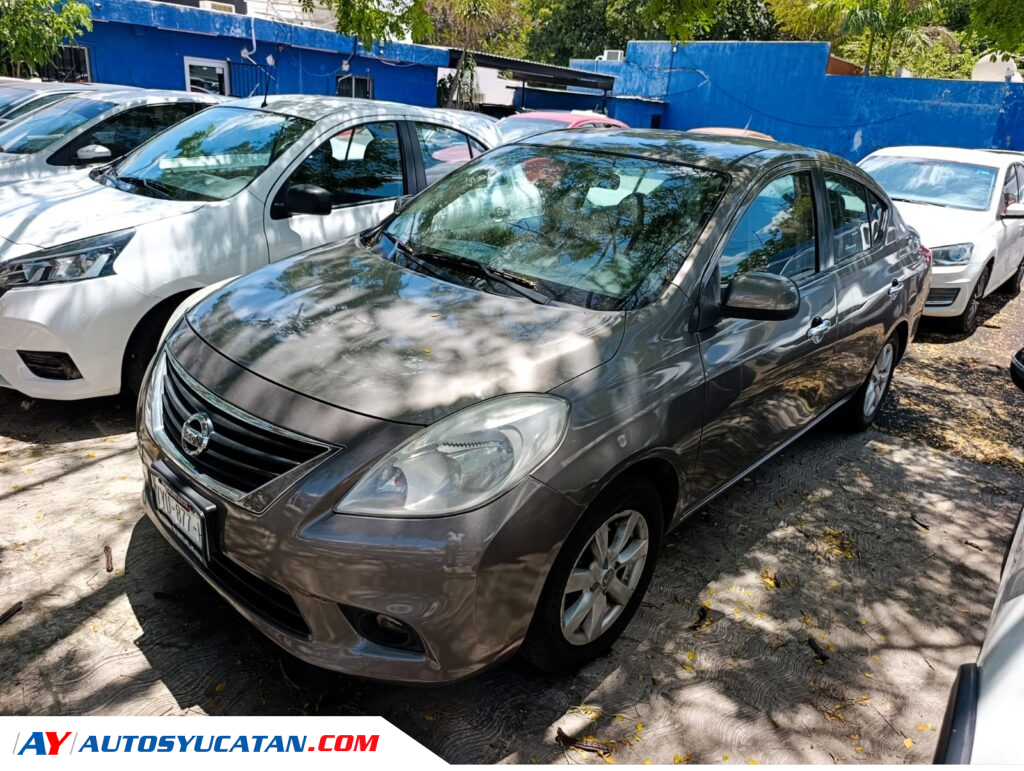 Nissan Versa 2012