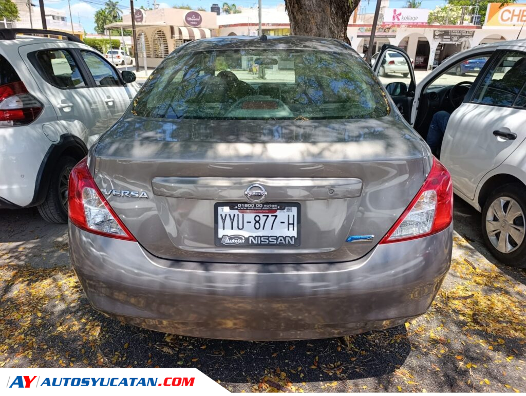 Nissan Versa 2012
