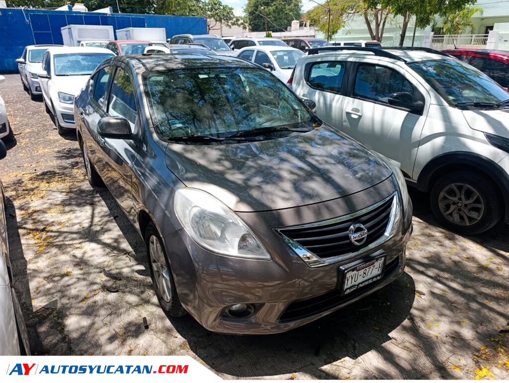 Nissan Versa 2012