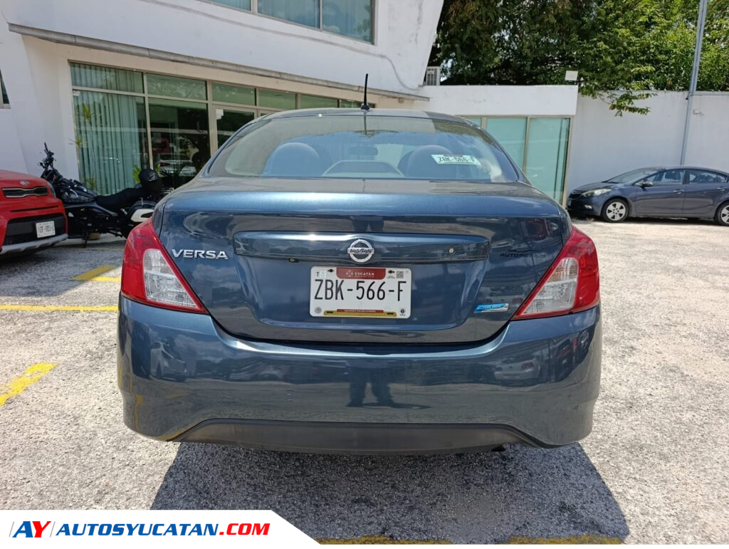 Nissan Versa Advance Automático 2016