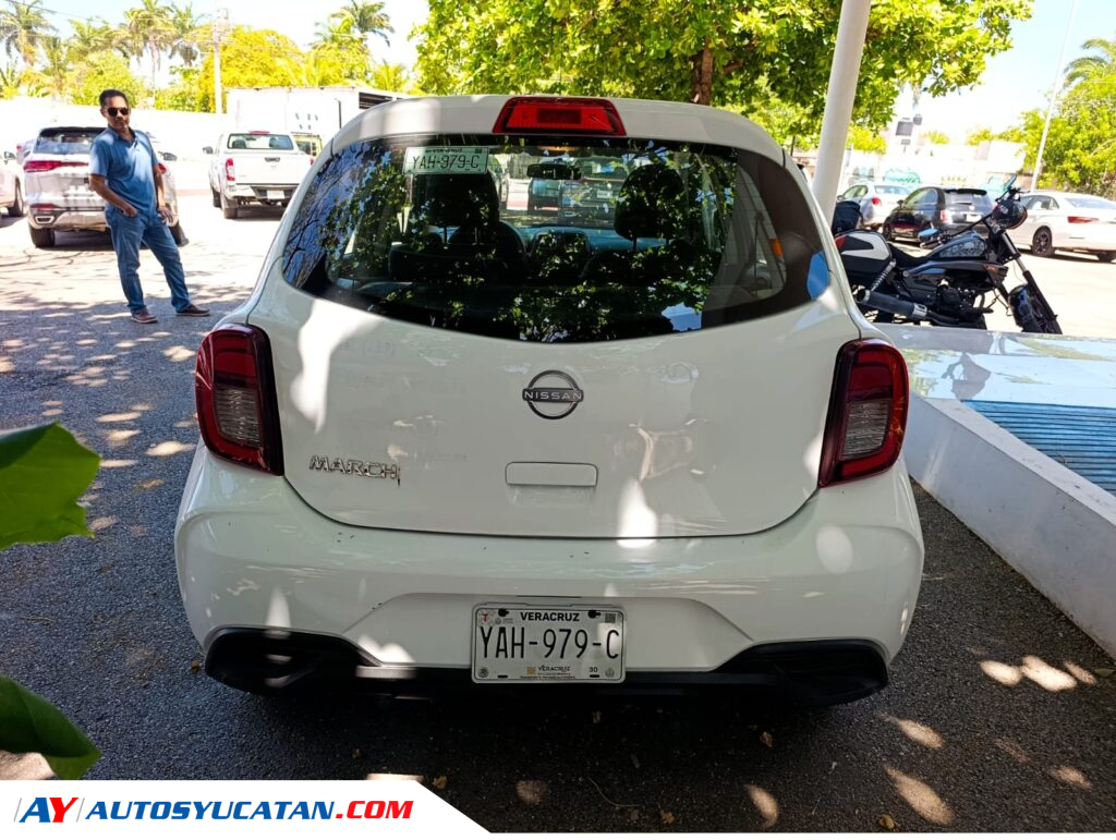 Nissan March Automático 2024