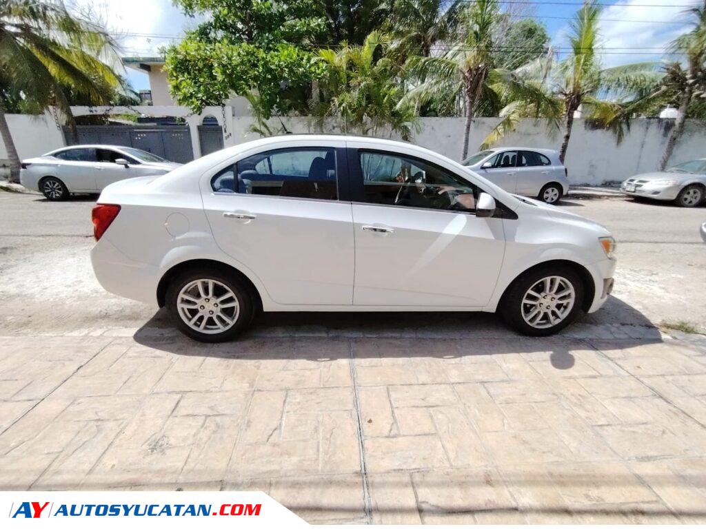 Chevrolet Sonic LTZ 2012