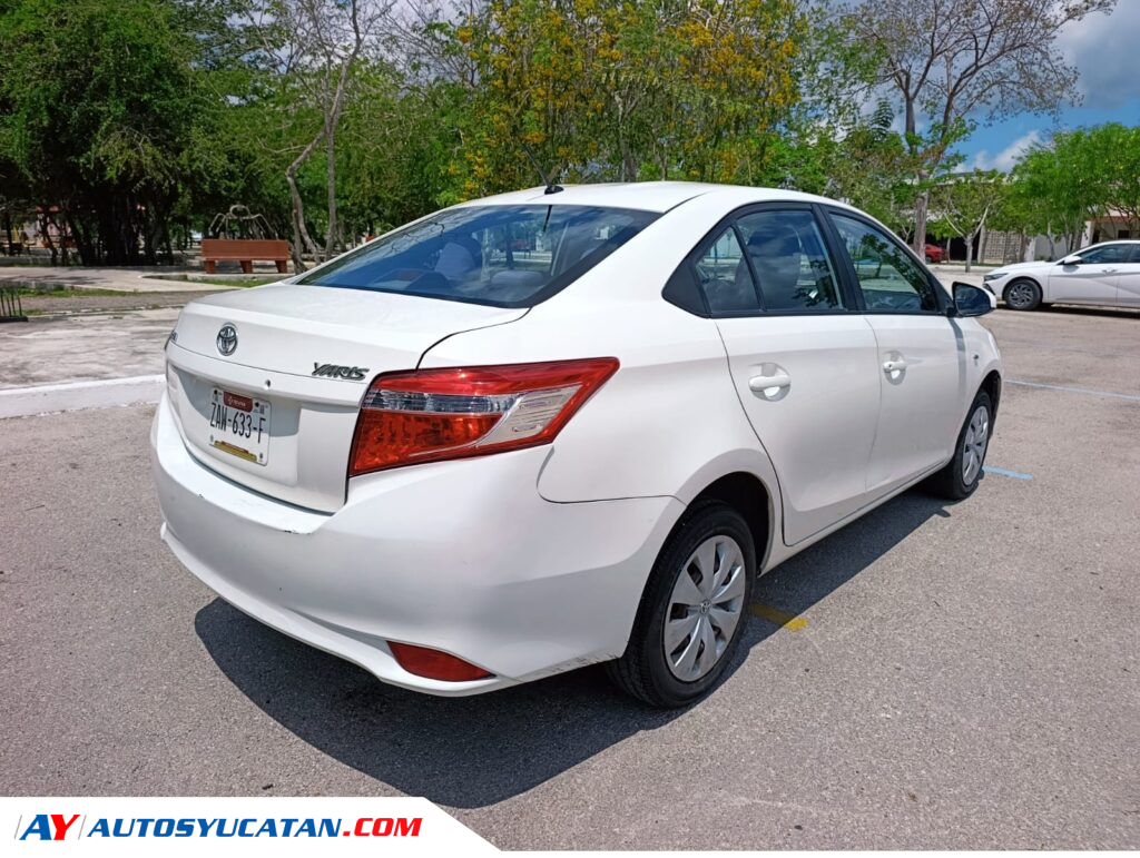 Toyota Yaris Core Sedan 2017