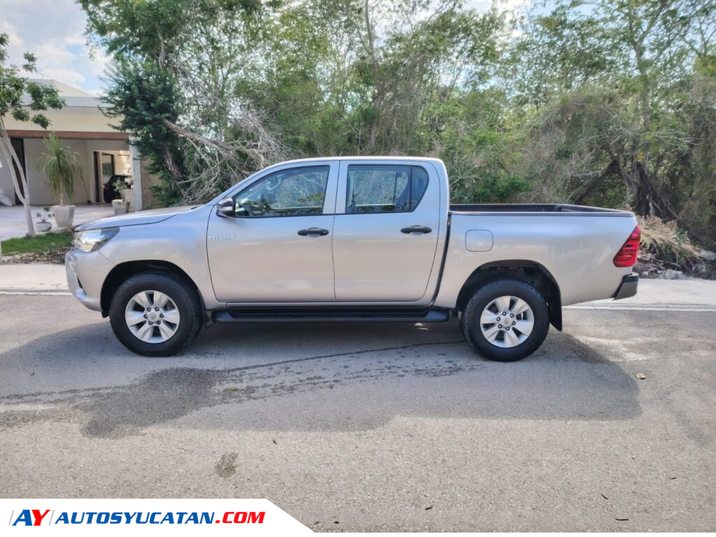 Toyota Hilux SR Doble Cabina 2016