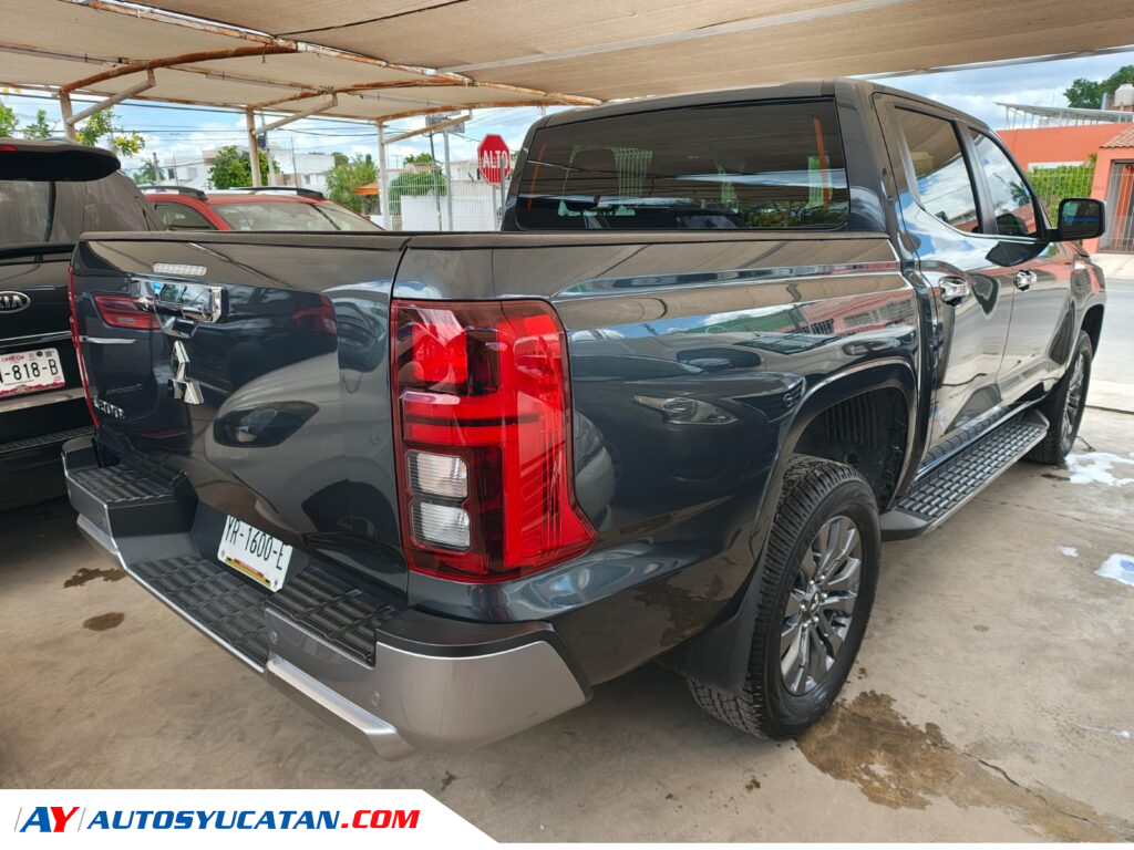 MITSUBISHI L200 4x4  Automática con motor Diesel 2025
