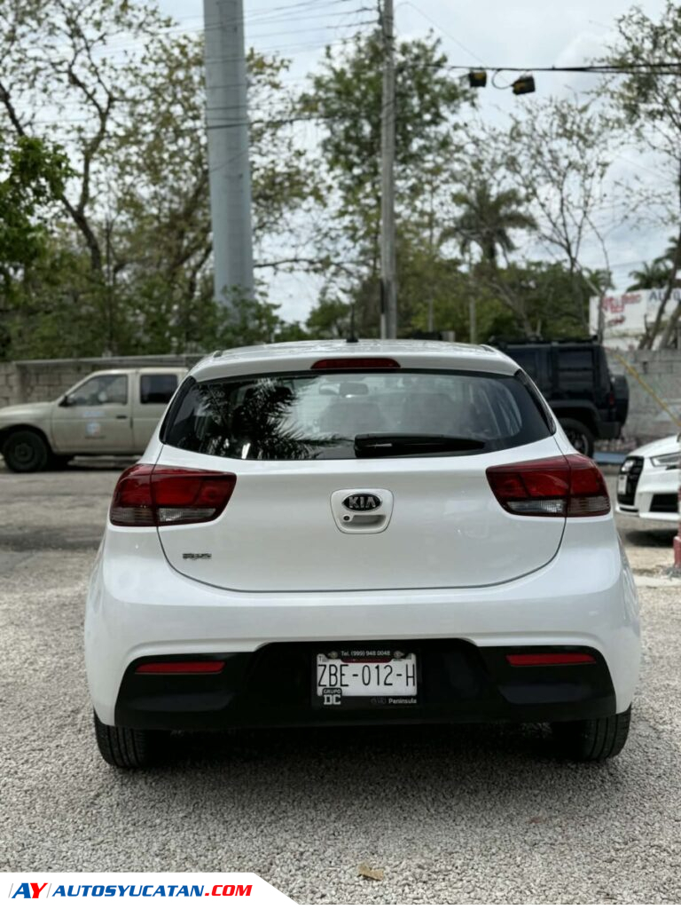 IMPECABLE KIA RIO HATCHBACK 2021