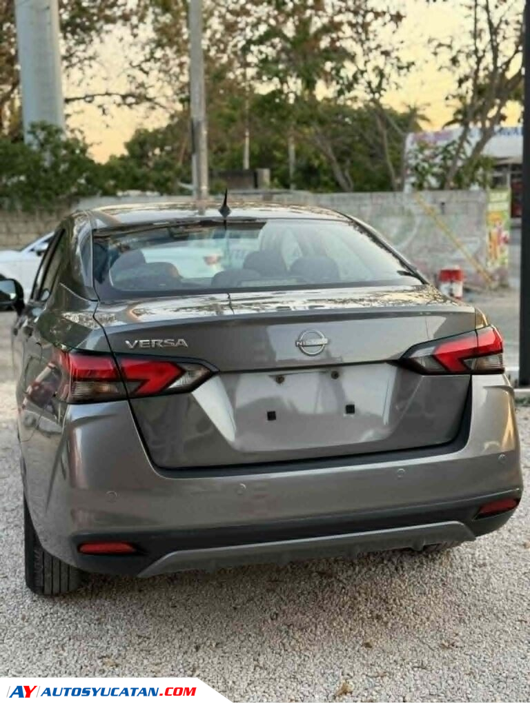 IMPECABLE NISSAN VERSA 2023