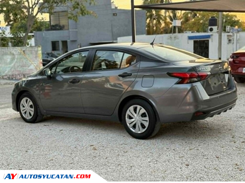 IMPECABLE NISSAN VERSA 2023
