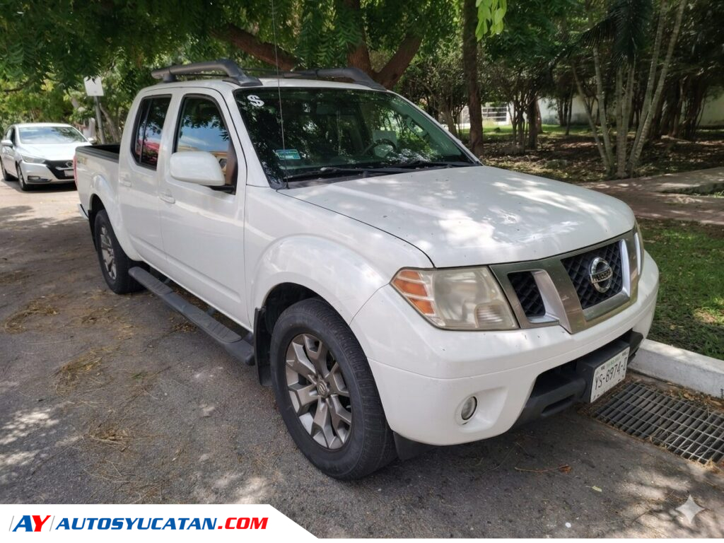 Nissan Frontier PRO 4X 4X2 2015