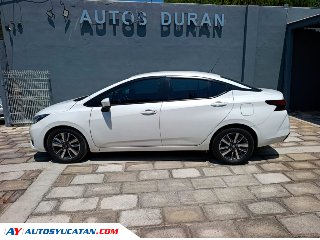 Nissan Versa Advance 2023