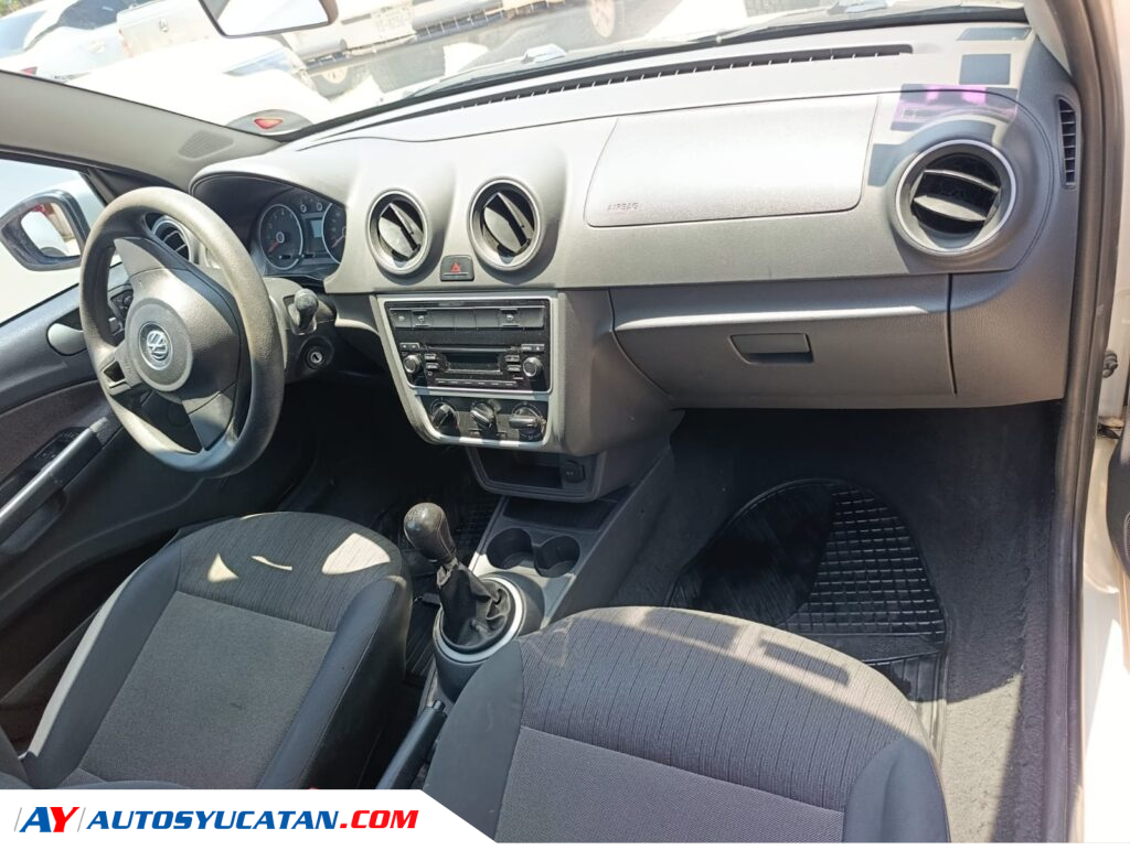 Volkswagen Gol GL Sedán STD 2014