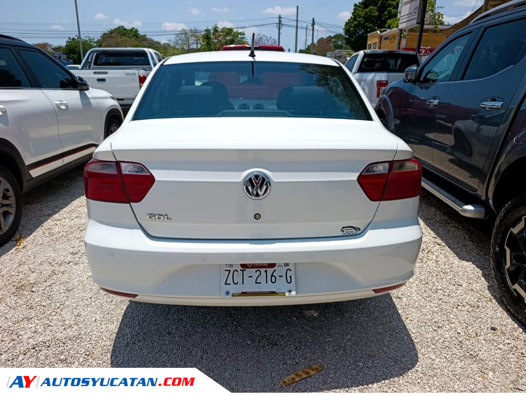 Volkswagen Gol GL Sedán STD 2014