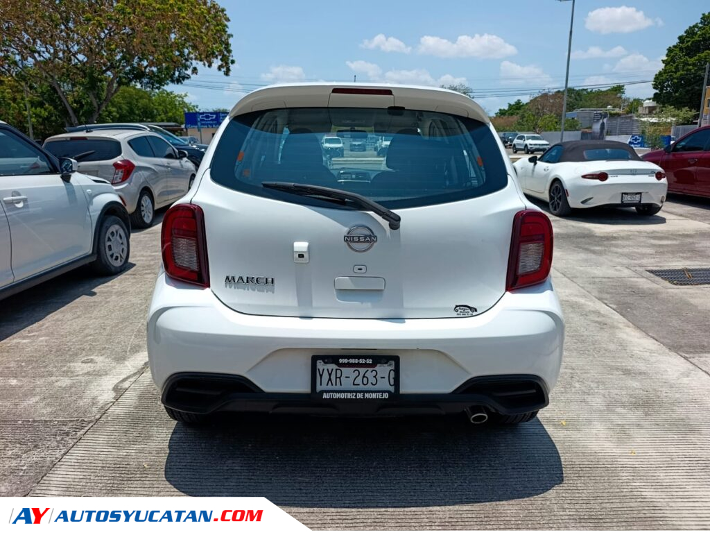 Nissan March Exclusive Automático 2024