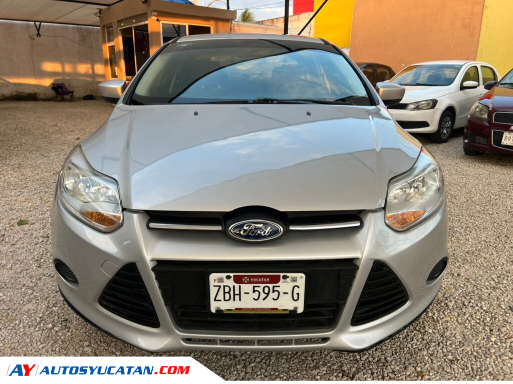 Ford Focus Sedán 2012