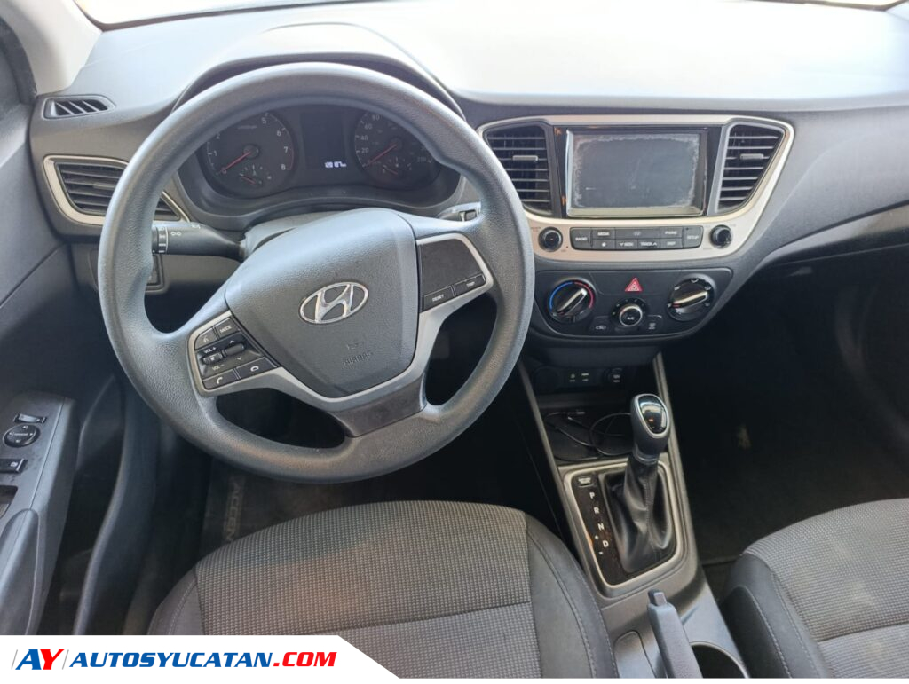 Hyundai Accent Automático 2018