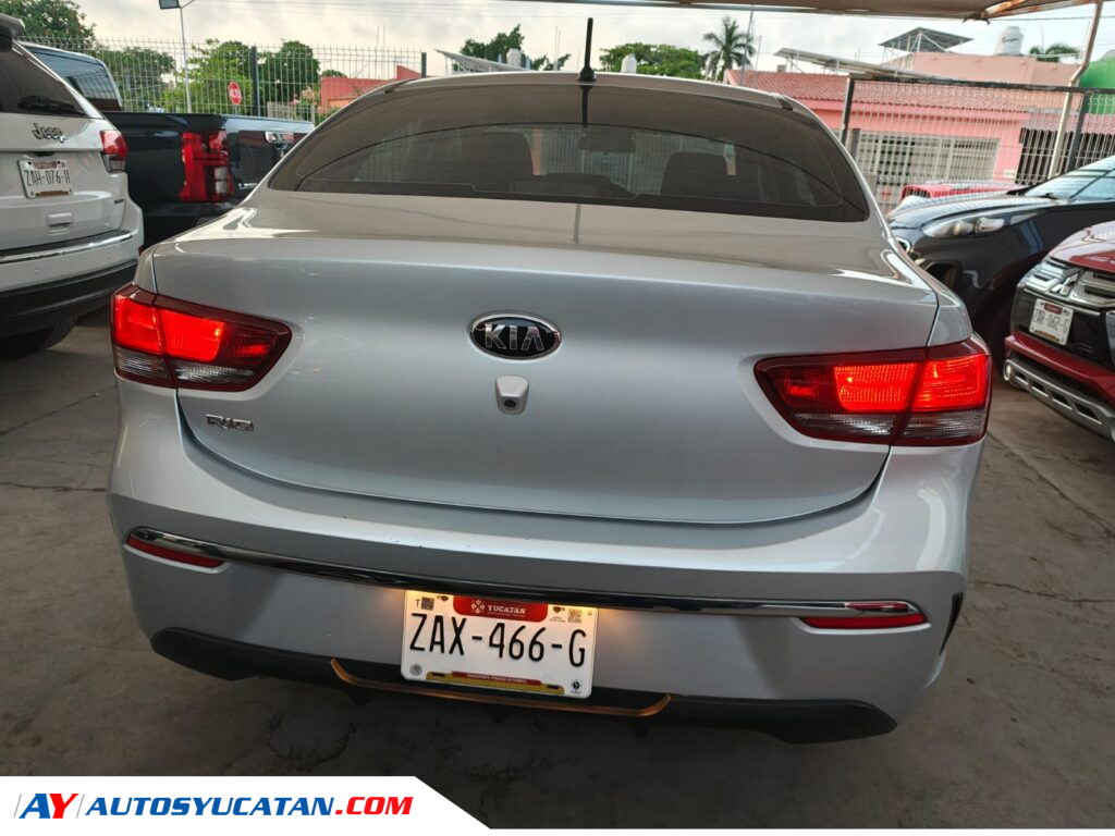 Kía Río LX Sedán Automático 2021