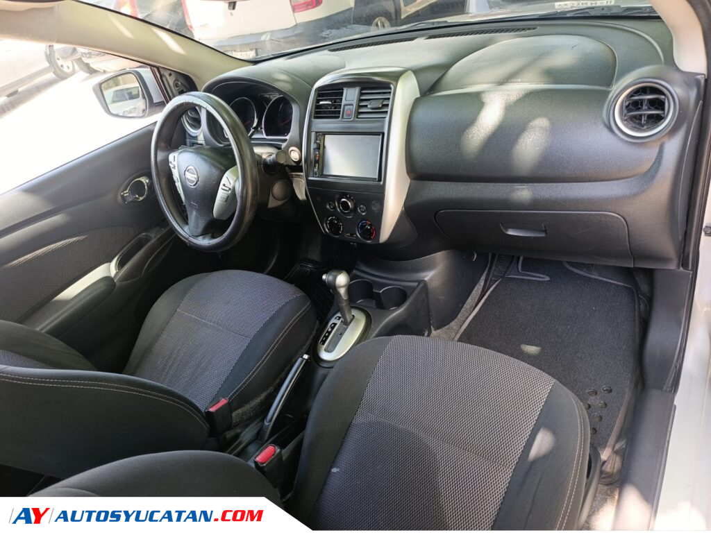 Nissan Versa 2015