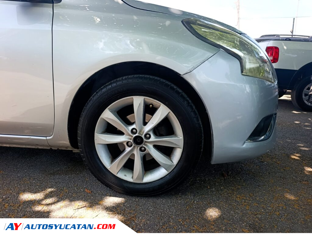 Nissan Versa 2015