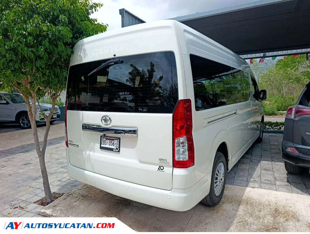 Toyota Hiace 2022