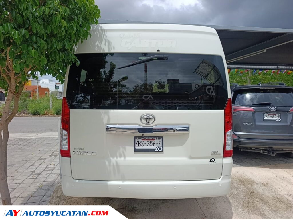 Toyota Hiace 2022