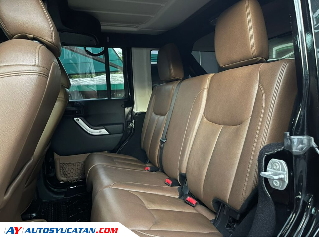 Jeep Wrangler Unlimited Sahara 2016