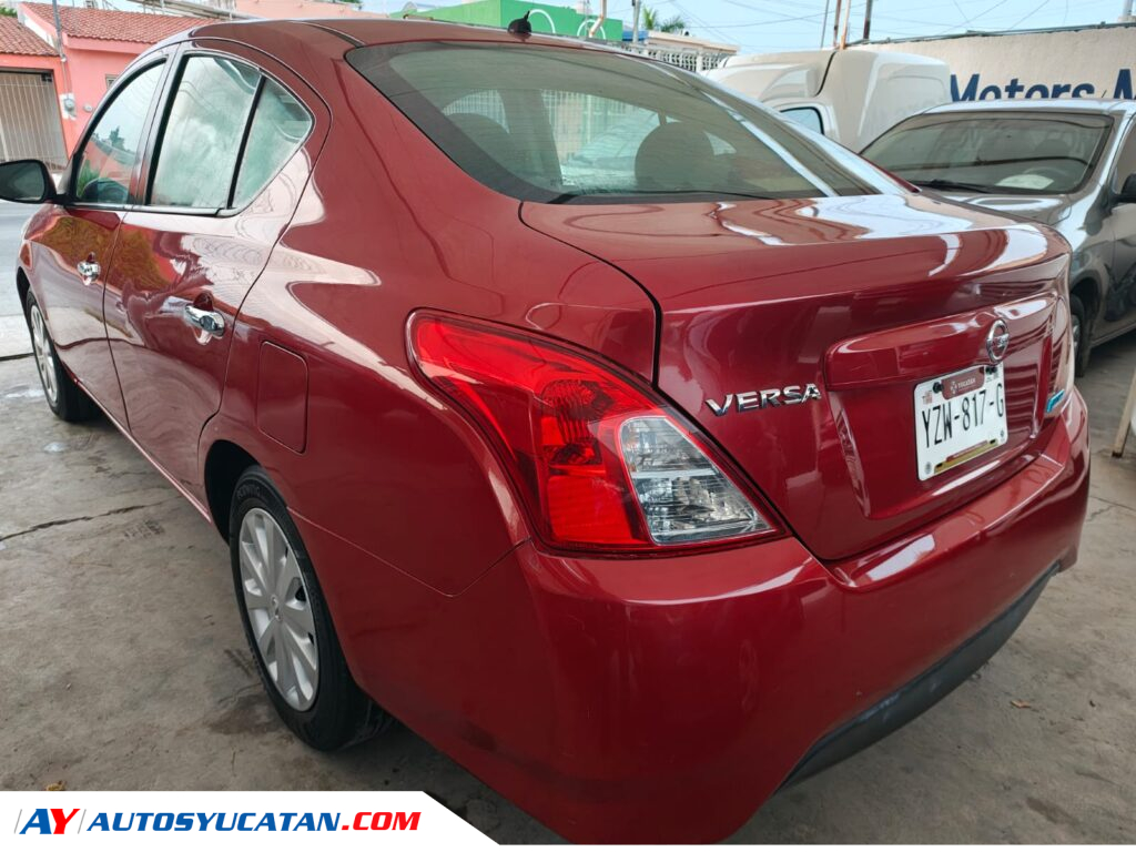 Nissan Versa  Automático 2015