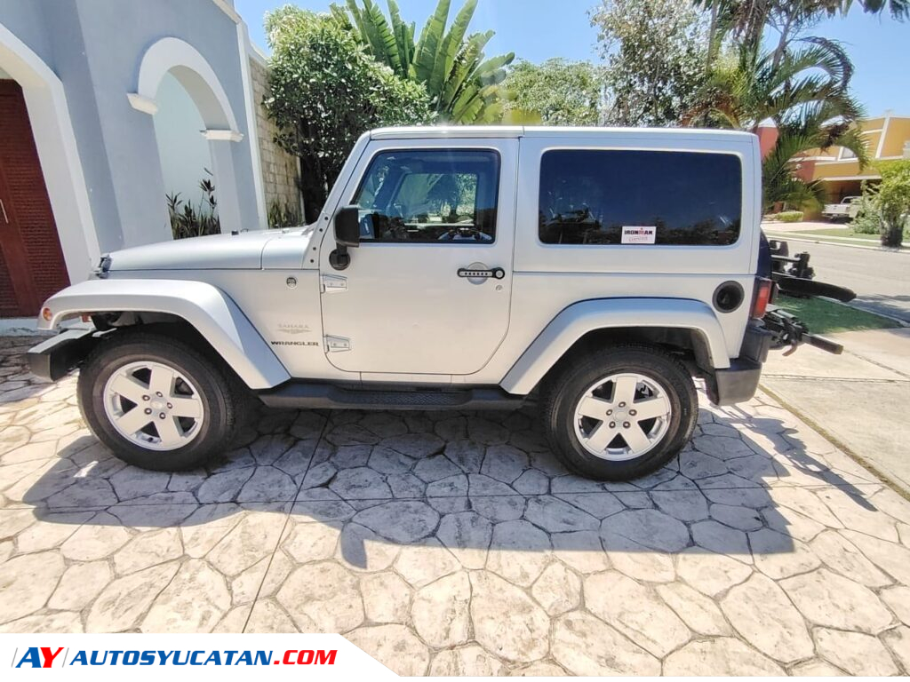 Jeep Wrangler Sahara 2011