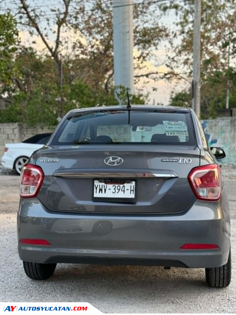 IMPECABLE HYUNDAI GRAND I10 2017 SEDAN