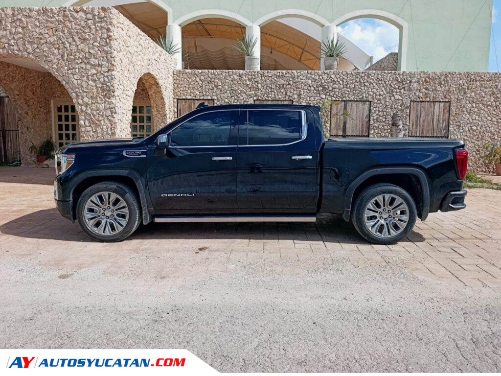 GMC Sierra Crew Cab 4X4 E Denali 5 Pasajeros 2021
