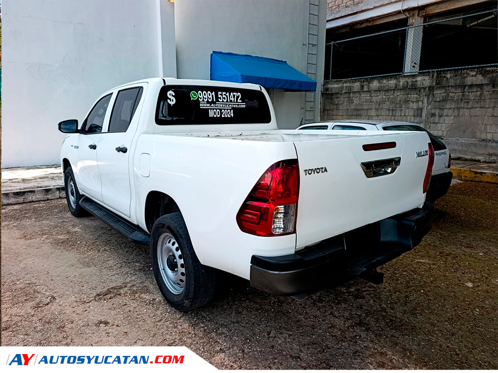 TOYOTA HILUX 2024