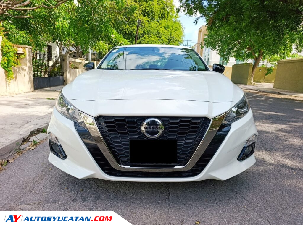 Nissan Altima SR Turbo 2021