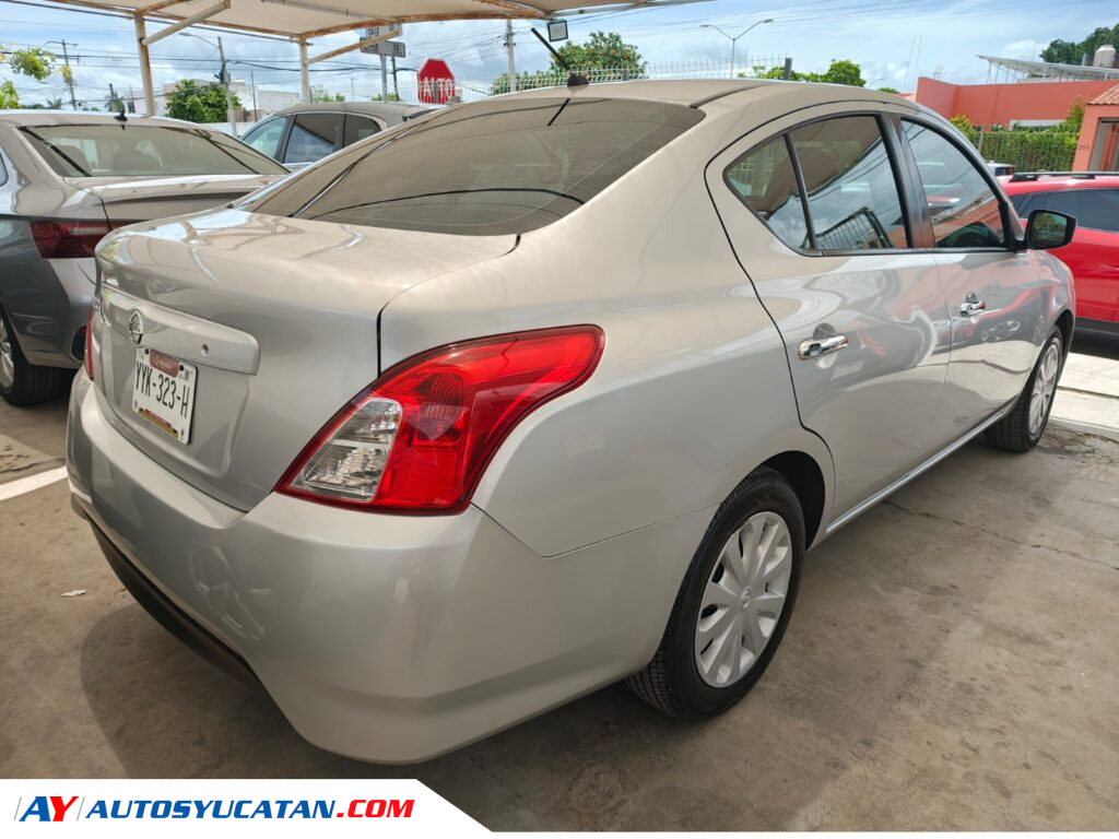 Nissan Versa Automático 2018