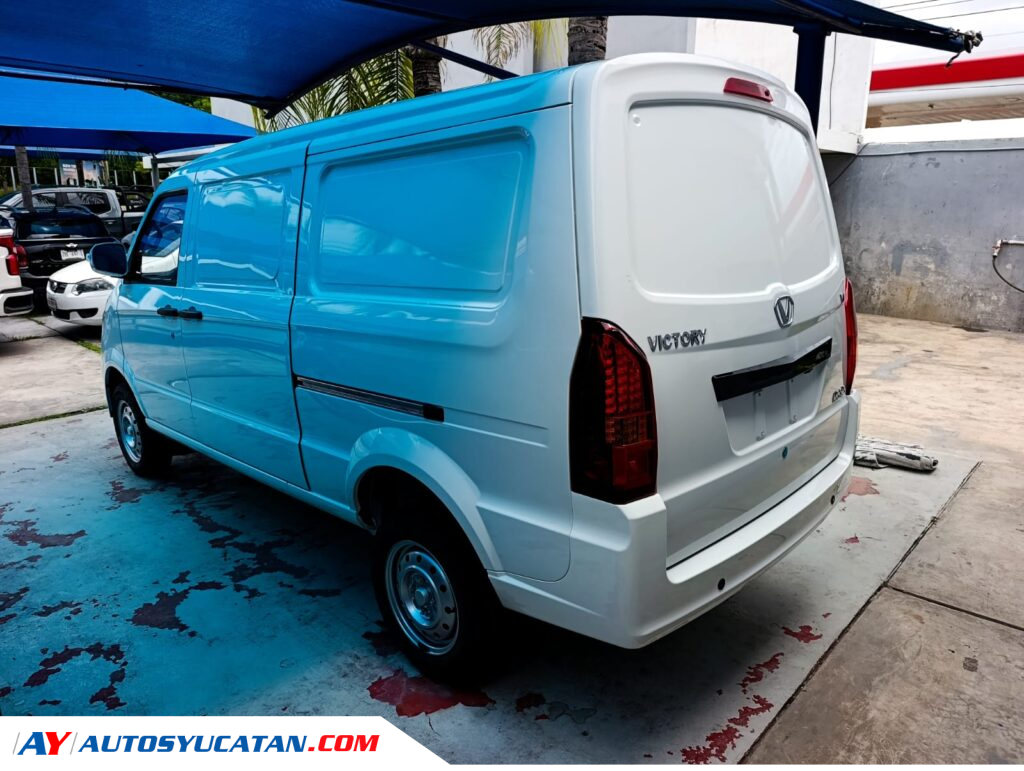 Victory Minivan Carga VR1 2026