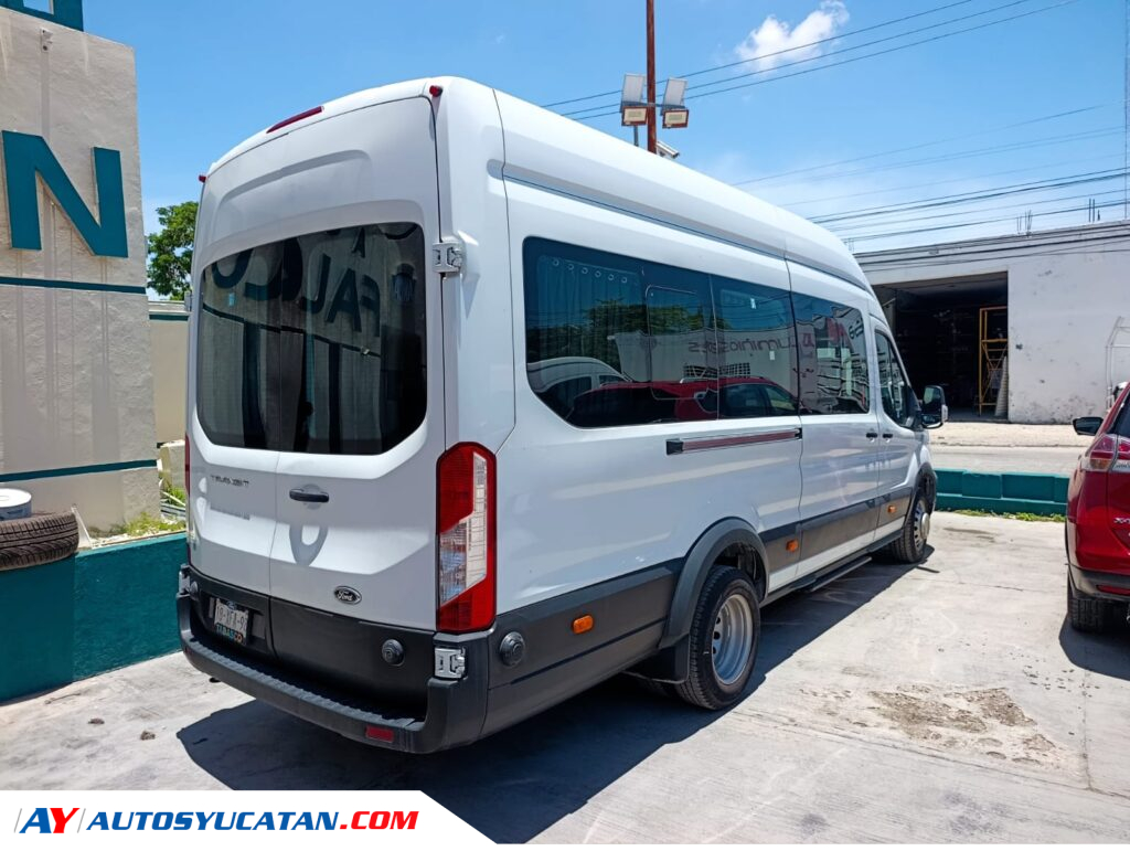 Ford Transit 18 Pasajeros 2024