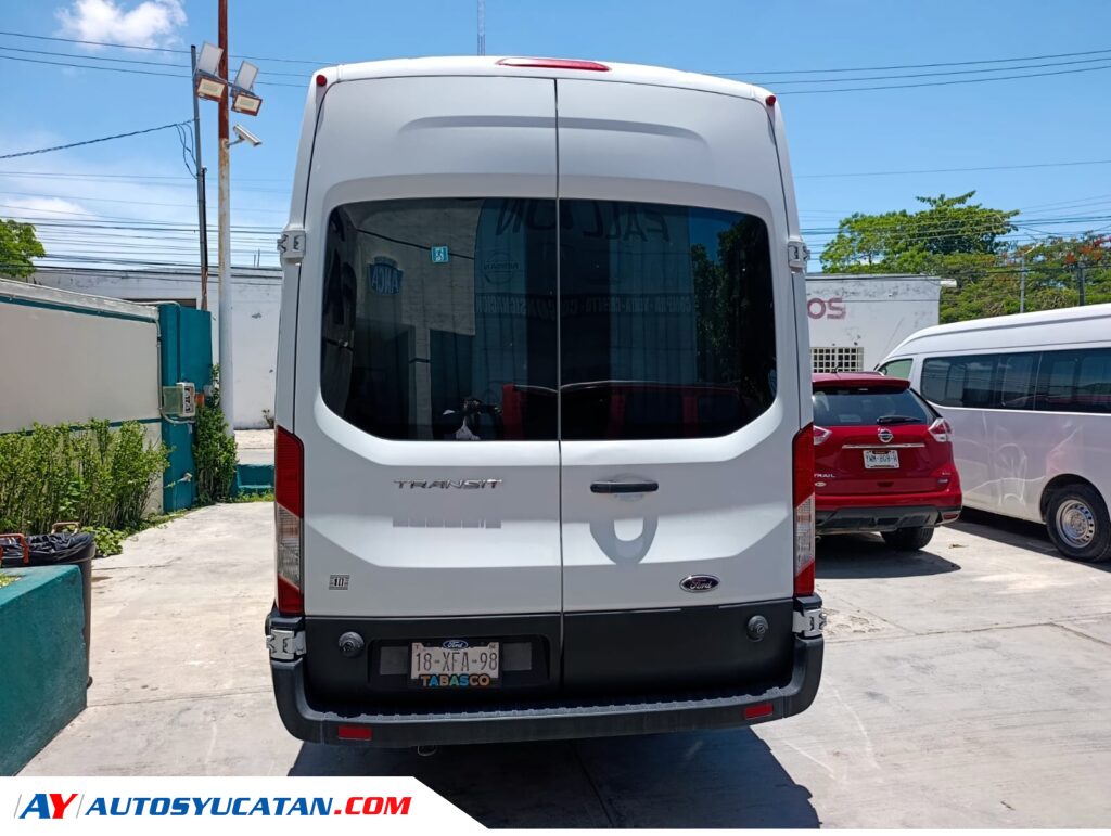 Ford Transit 18 Pasajeros 2024