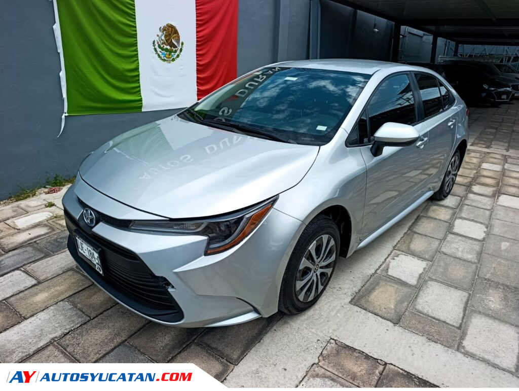 Toyota Corolla LE Híbrido 2023