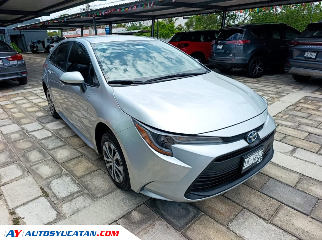 Toyota Corolla LE Híbrido 2023
