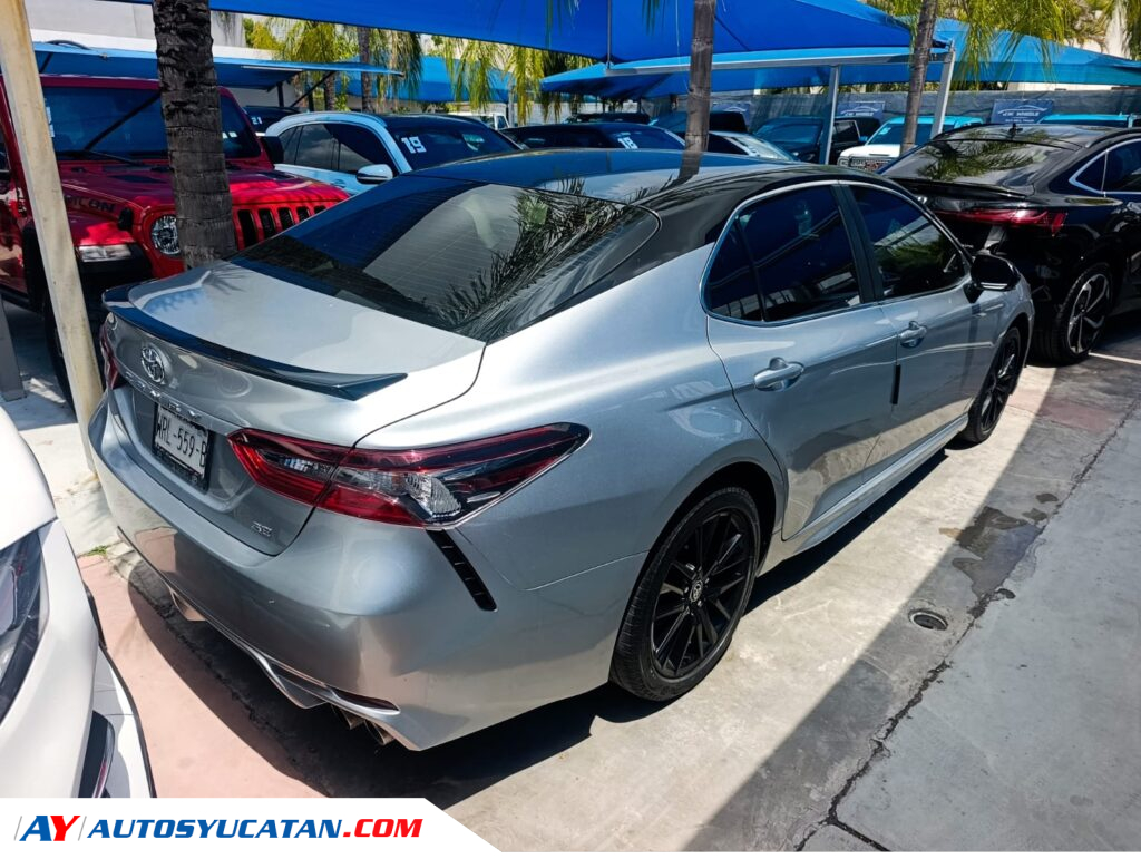 Toyota Camry 2021