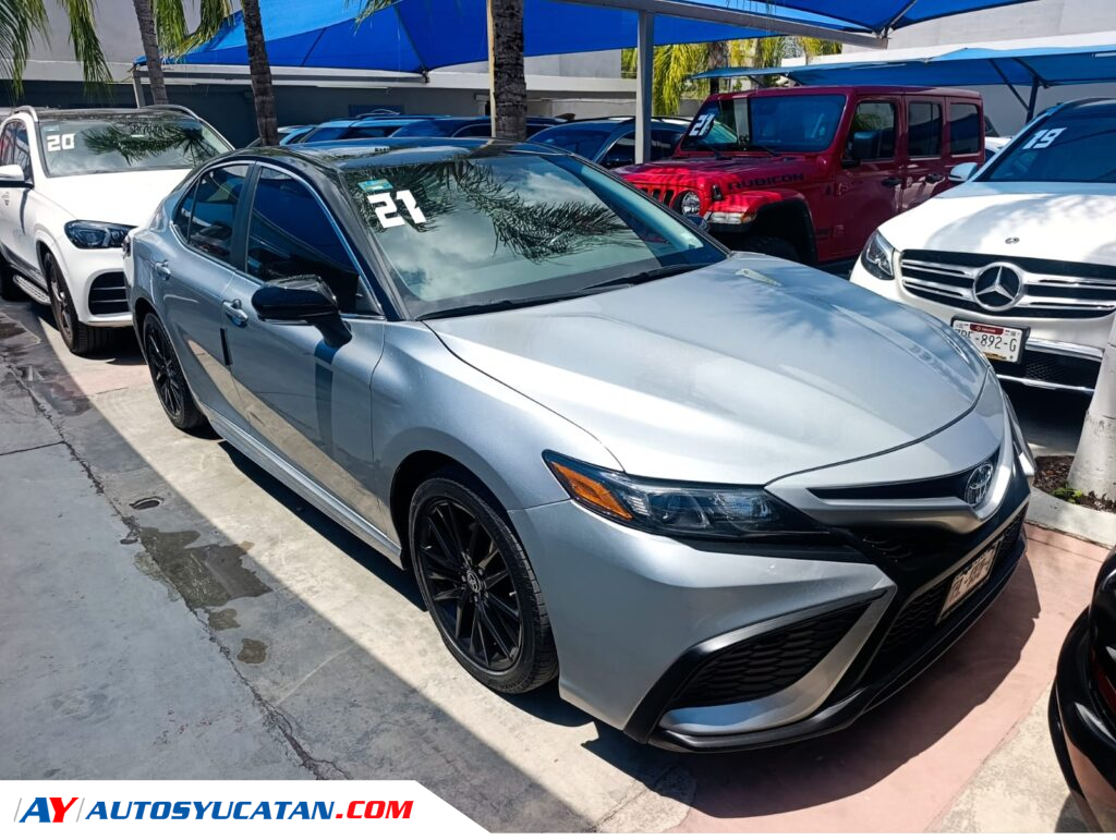 Toyota Camry 2021