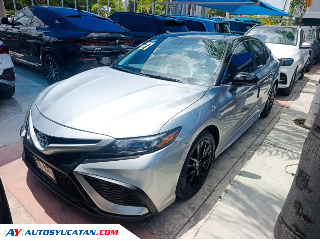 Toyota Camry 2021