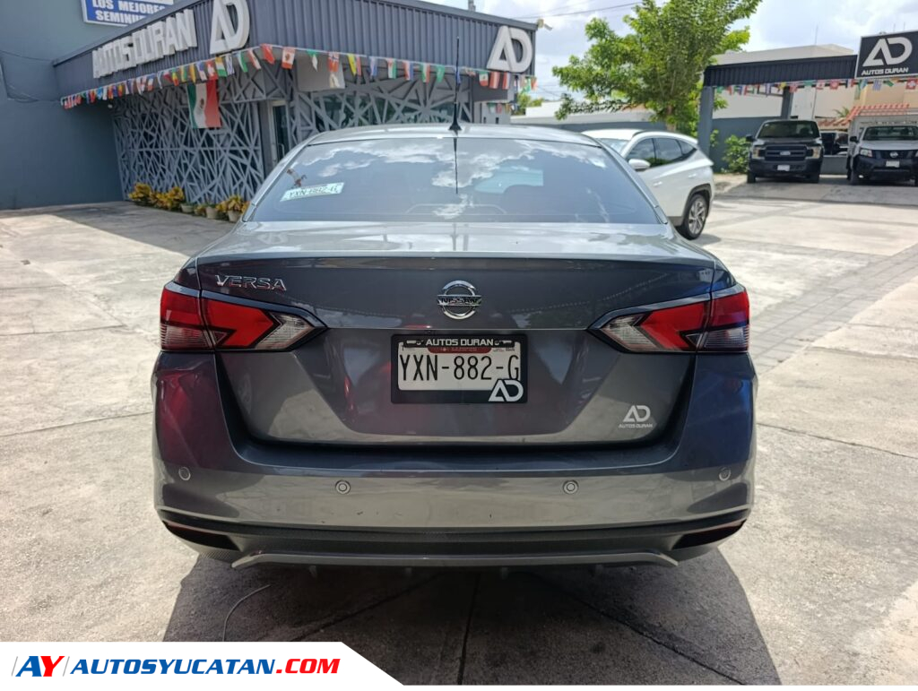 Nissan Versa Advance 2022